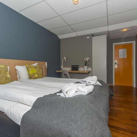 Hotel Aurora Svolvaer Bagian luar foto