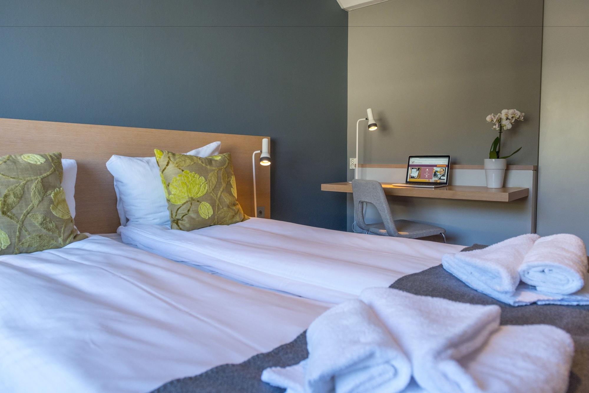 Hotel Aurora Svolvaer Bagian luar foto