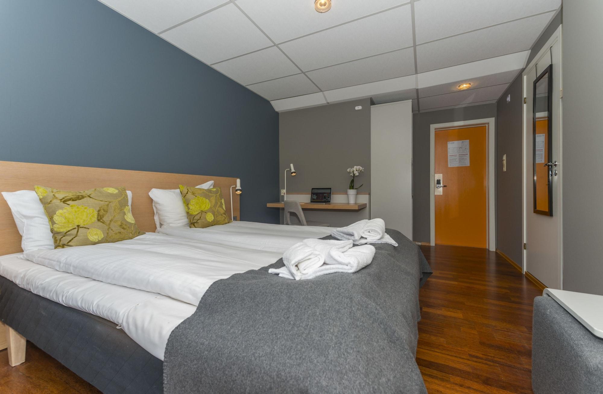 Hotel Aurora Svolvaer Bagian luar foto