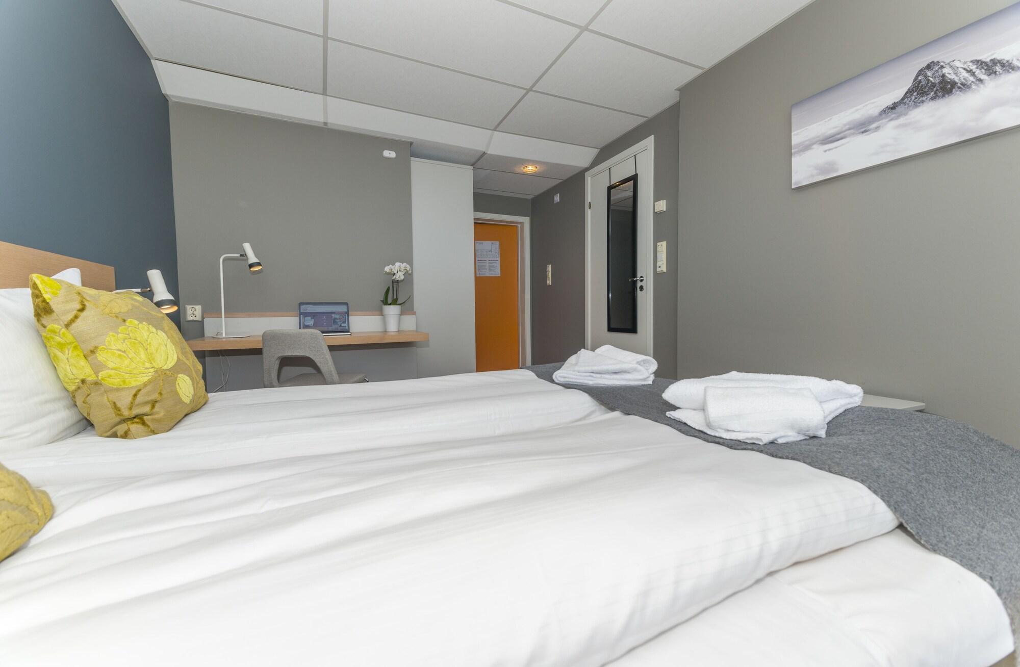 Hotel Aurora Svolvaer Bagian luar foto