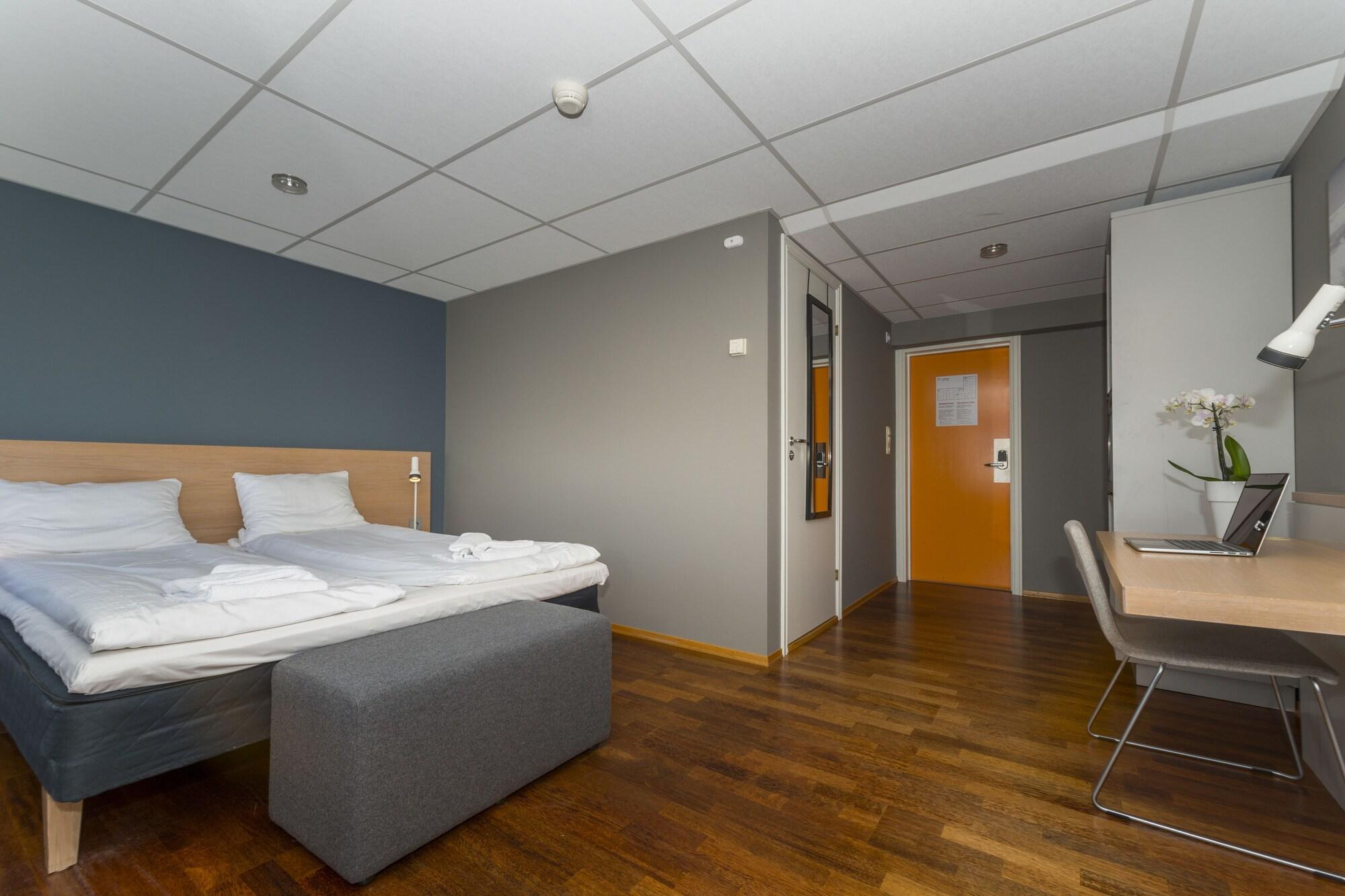 Hotel Aurora Svolvaer Bagian luar foto