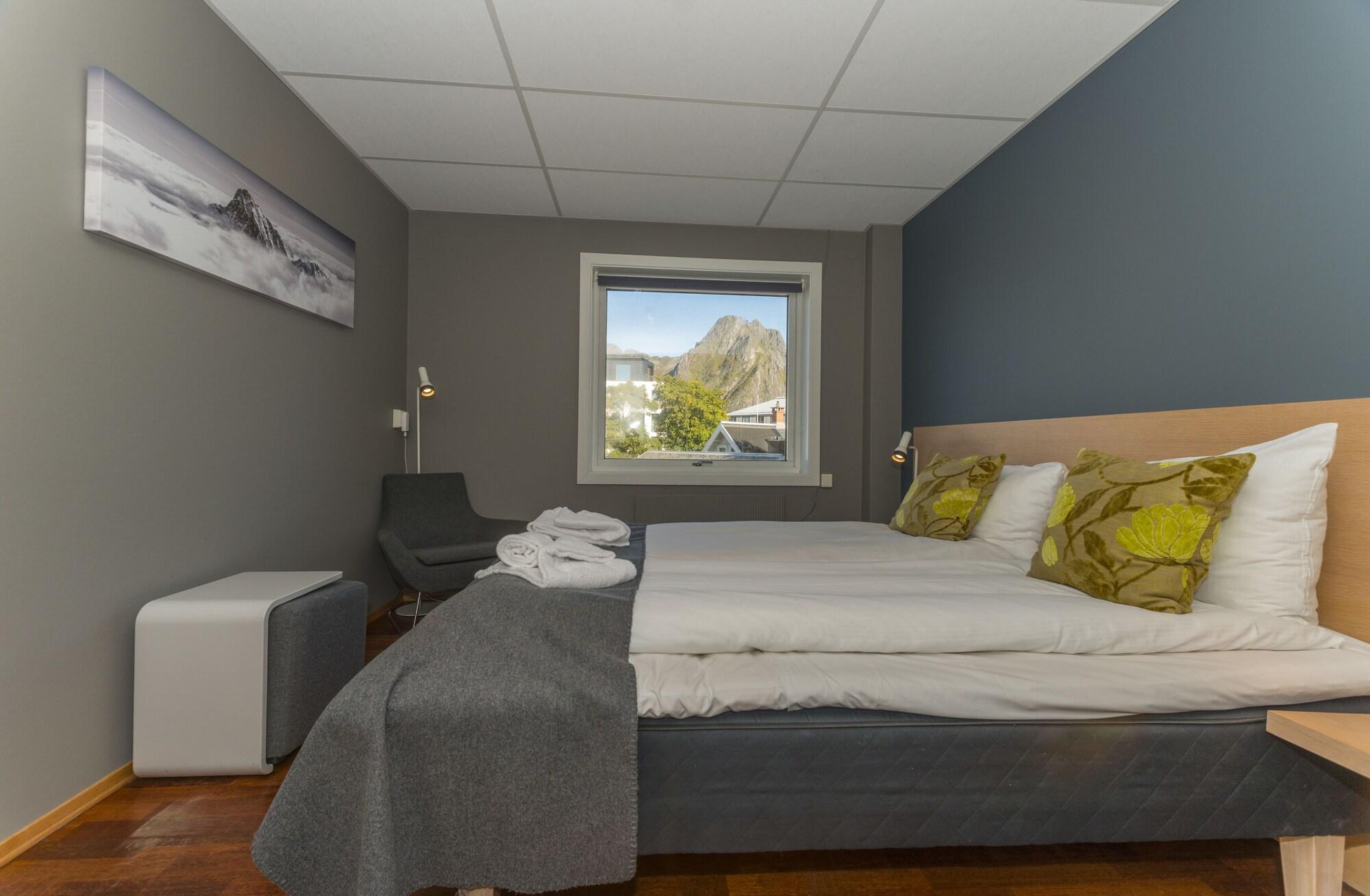 Hotel Aurora Svolvaer Bagian luar foto