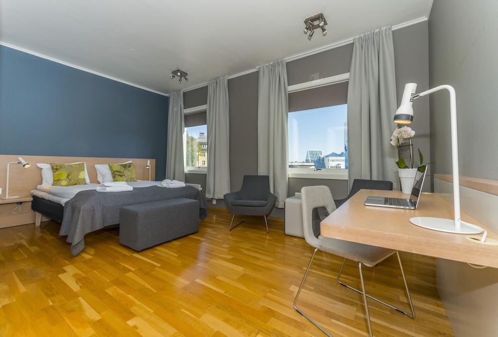 Hotel Aurora Svolvaer Bagian luar foto