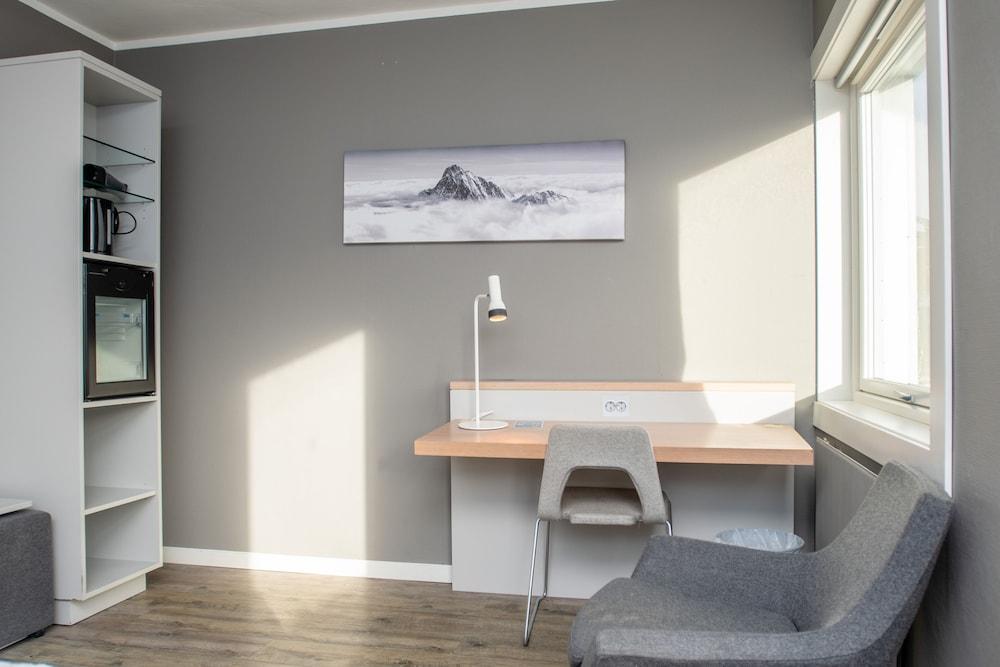 Hotel Aurora Svolvaer Bagian luar foto